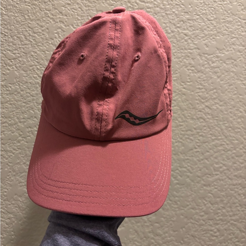 Super cute running hat!